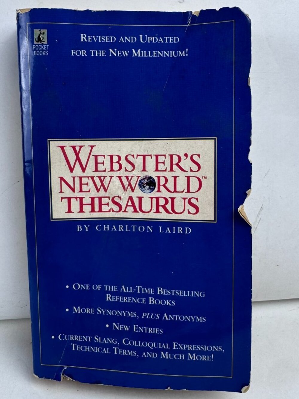 Webster's New World Thesaurus - Charlton Laird - Paperback - ISBN 0-671-51983-2